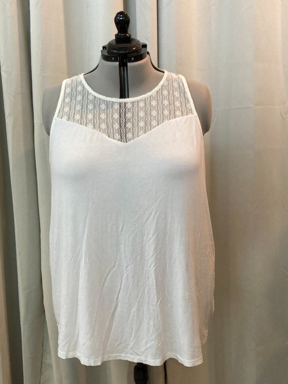 Torrid Super Soft White 4 Sleeveless Tunic with Lace Yoke